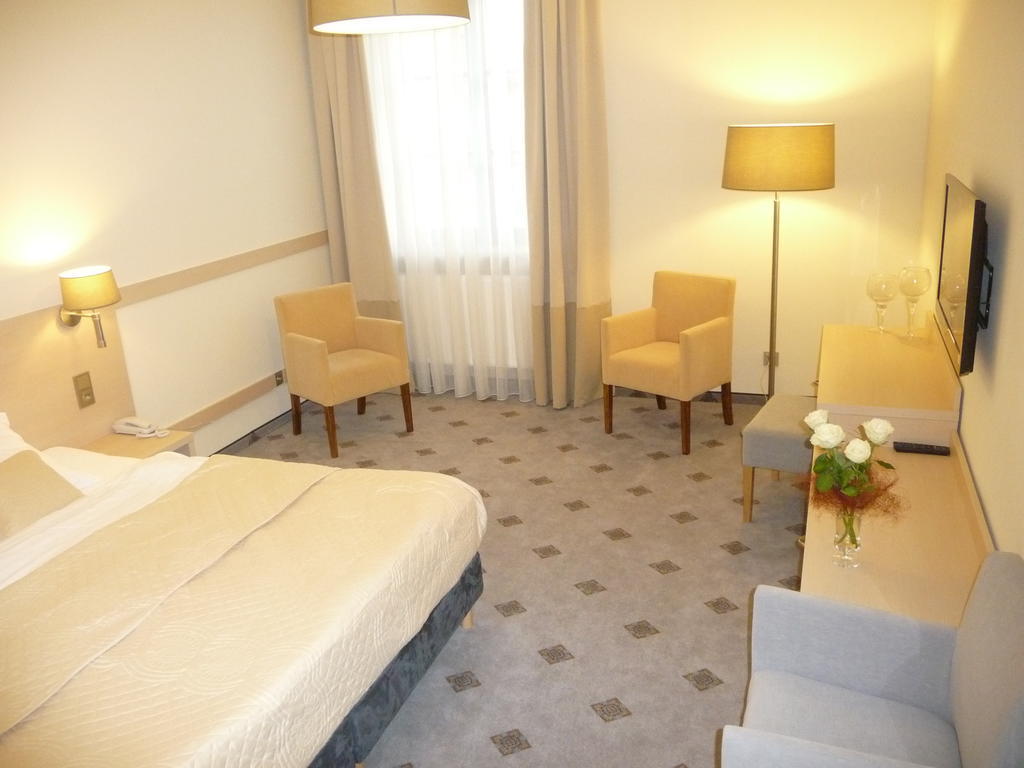 Świdnik Hotel Notabene מראה חיצוני תמונה